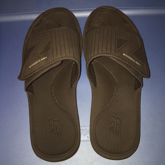 new balance mosie velcro slides